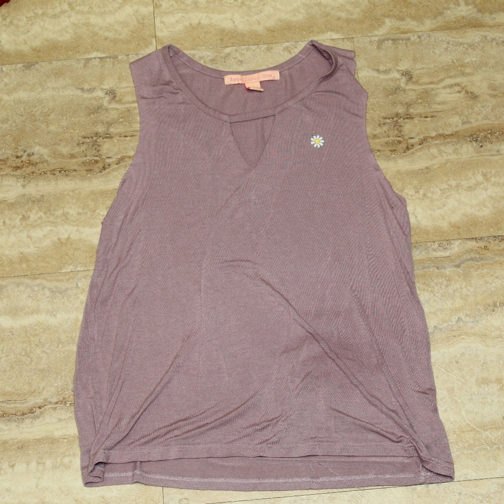 no sleeve pink T-shirt